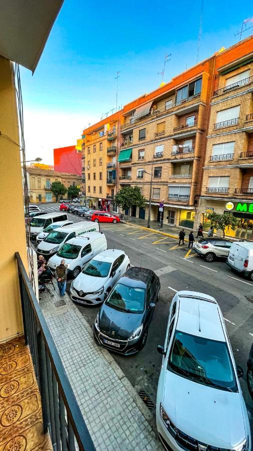 Alojamiento Valenciaアパートメント エクステリア 写真