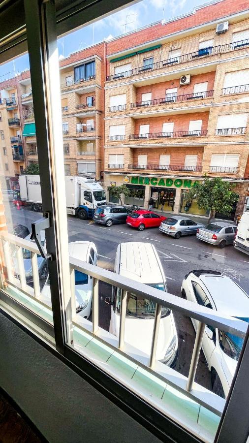 Alojamiento Valenciaアパートメント エクステリア 写真