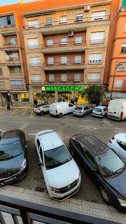 Alojamiento Valenciaアパートメント エクステリア 写真