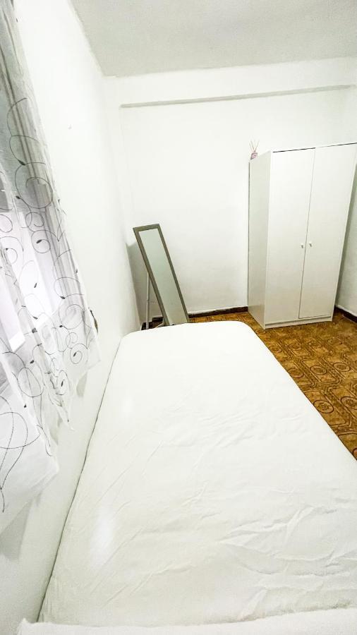 Alojamiento Valenciaアパートメント エクステリア 写真